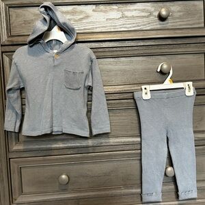 •2-piece set•size 2t•baby blue•hoodie•pants•